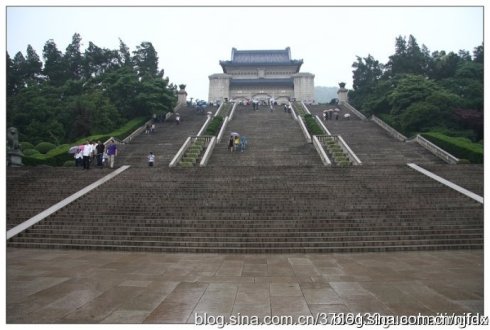 中山陵392级台阶